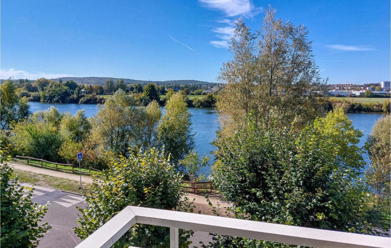 Awesome Apartment In Triel-Sur-Seine With Kitchen エクステリア 写真