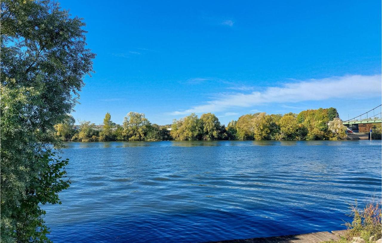 Awesome Apartment In Triel-Sur-Seine With Kitchen エクステリア 写真