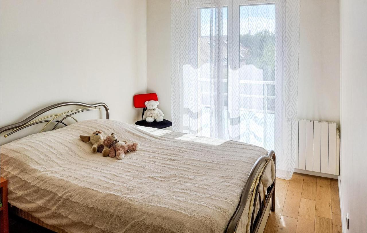 Awesome Apartment In Triel-Sur-Seine With Kitchen エクステリア 写真