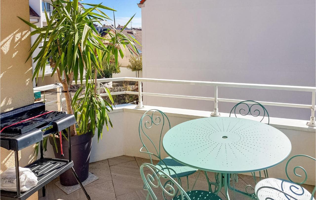 Awesome Apartment In Triel-Sur-Seine With Kitchen エクステリア 写真